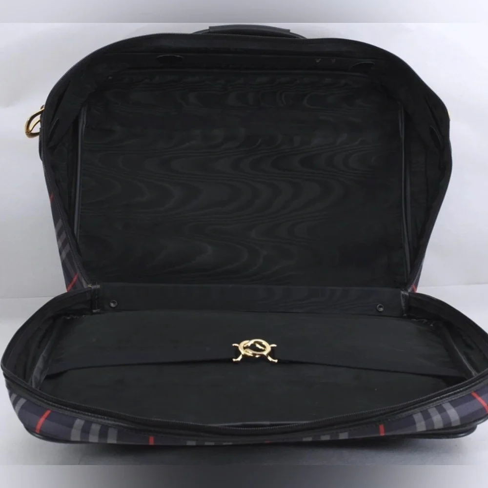 Burberry Travel Bags - Picture 12 of 16